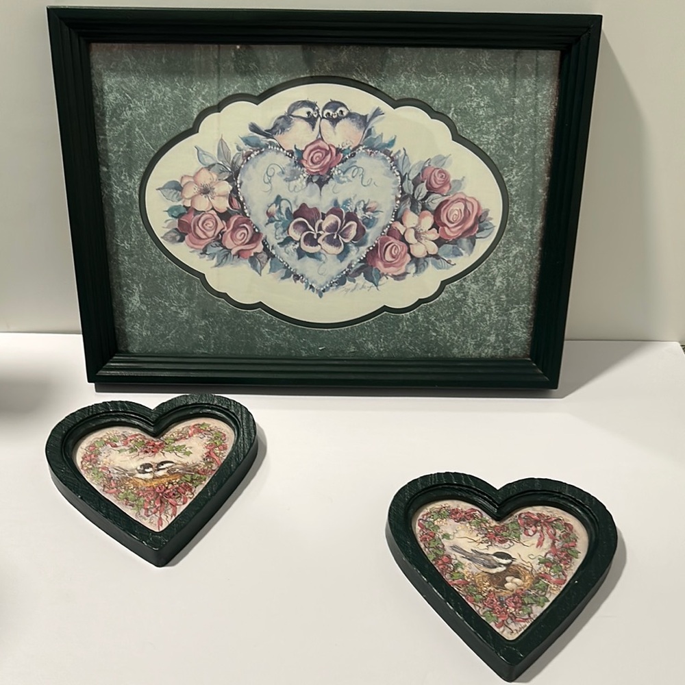 Heart-Shaped Floral Wall Art Set